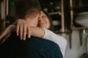 lensofbeauty lovestory berlin maria brussig lichtenberg familienfotograf coupleshooting 01