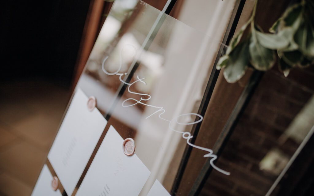 Hochzeit - Darauf ist bei einem Hochzeitsfotografen zu achten! 8 WEB Lensofbeauty Hochzeit Schloss Kartzow 0847 edited
