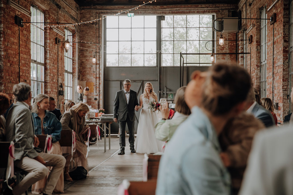 brewdog berlin Hochzeitsfeier Trauung Lockschuppen heiraten in berlin hochzeitsfotograf