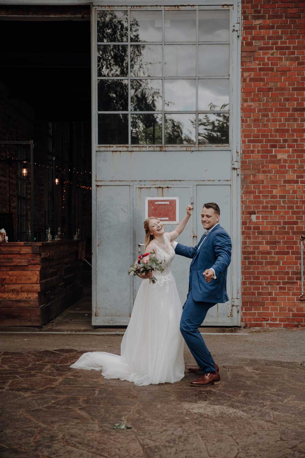  brewdog berlin Hochzeitsfeier Trauung Lockschuppen heiraten in berlin hochzeitsfotograf Paarfotos paarshooting brauerei