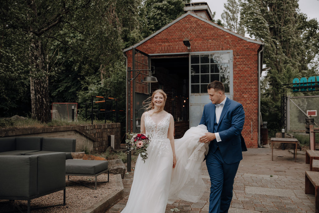  brewdog berlin Hochzeitsfeier Trauung Lockschuppen heiraten in berlin hochzeitsfotograf Paarfotos paarshooting brauerei