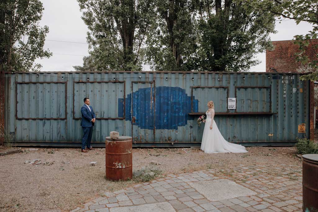  brewdog berlin Hochzeitsfeier Trauung Lockschuppen heiraten in berlin hochzeitsfotograf Paarfotos paarshooting brauerei