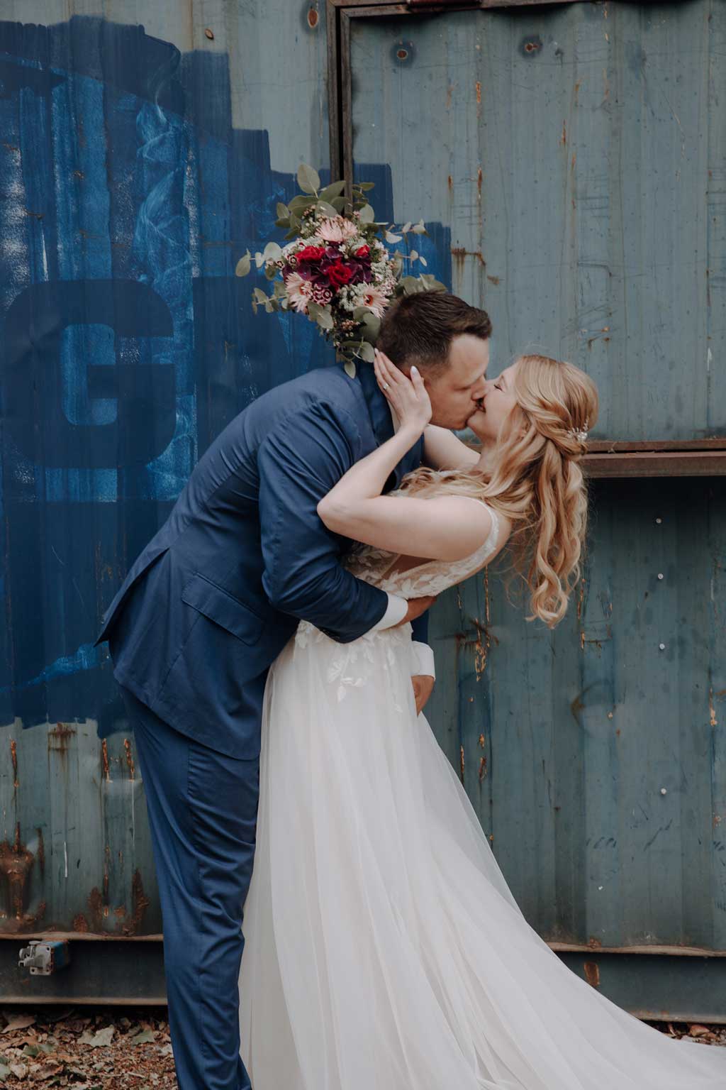  brewdog berlin Hochzeitsfeier Trauung Lockschuppen heiraten in berlin hochzeitsfotograf Paarfotos paarshooting brauerei