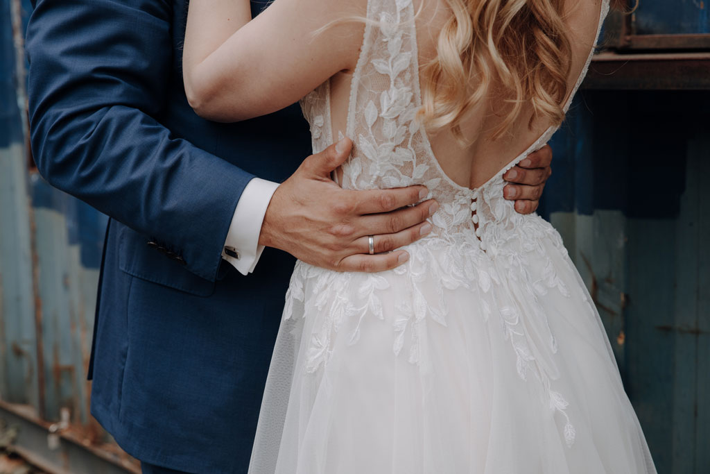  brewdog berlin Hochzeitsfeier Trauung Lockschuppen heiraten in berlin hochzeitsfotograf Paarfotos paarshooting brauerei