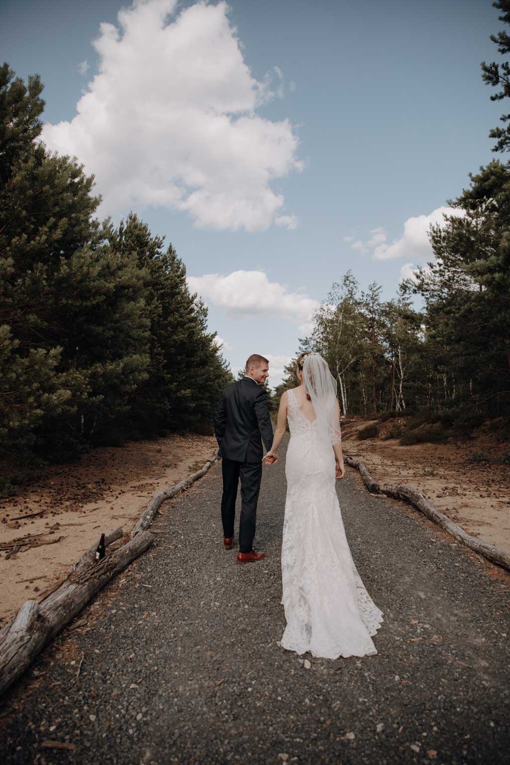 lieberoser heide Brandenburg Hochzeitsfotos couplefotos Hochzeitsfotografie Sommertag somer heiraten in Brandenburg hochzeitsfotograf berlin Hochzeitsfotografie berlin