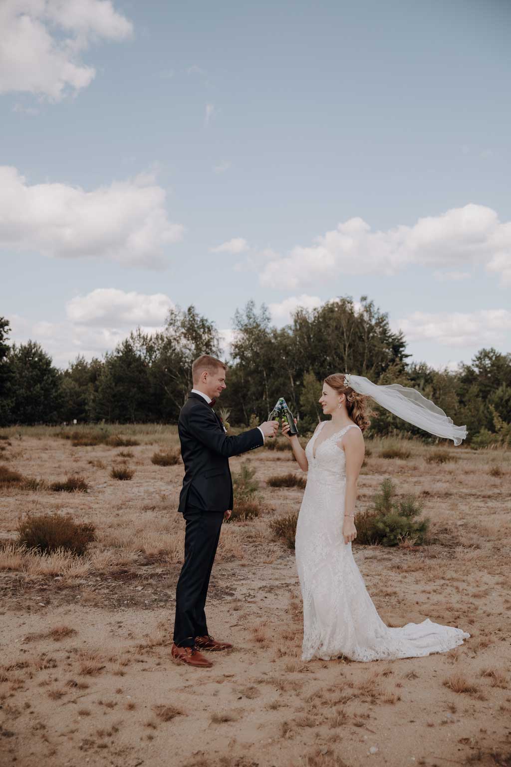 lieberoser heide Brandenburg Hochzeitsfotos couplefotos Hochzeitsfotografie Sommertag somer heiraten in Brandenburg hochzeitsfotograf berlin Hochzeitsfotografie berlin