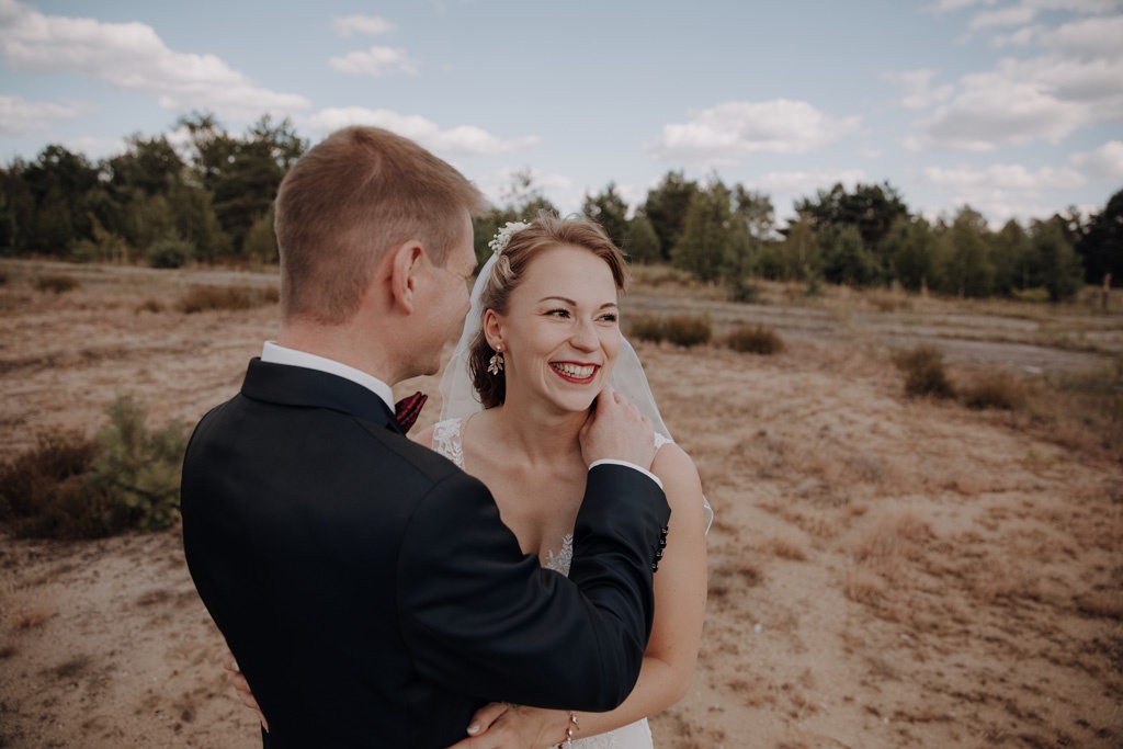 lieberoser heide Brandenburg Hochzeitsfotos couplefotos Hochzeitsfotografie Sommertag somer heiraten in Brandenburg hochzeitsfotograf berlin Hochzeitsfotografie berlin