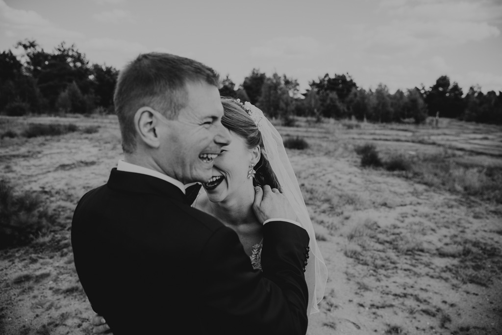 lieberoser heide Brandenburg Hochzeitsfotos couplefotos Hochzeitsfotografie Sommertag somer heiraten in Brandenburg hochzeitsfotograf berlin Hochzeitsfotografie berlin