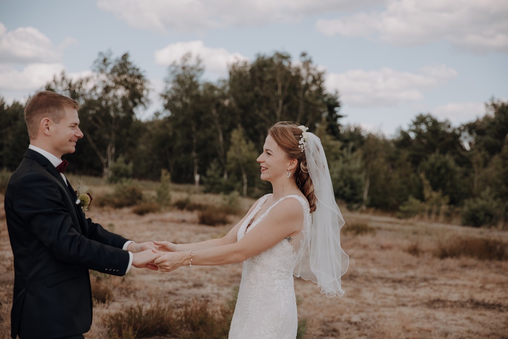 lieberoser heide Brandenburg Hochzeitsfotos couplefotos Hochzeitsfotografie Sommertag somer heiraten in Brandenburg hochzeitsfotograf berlin Hochzeitsfotografie berlin