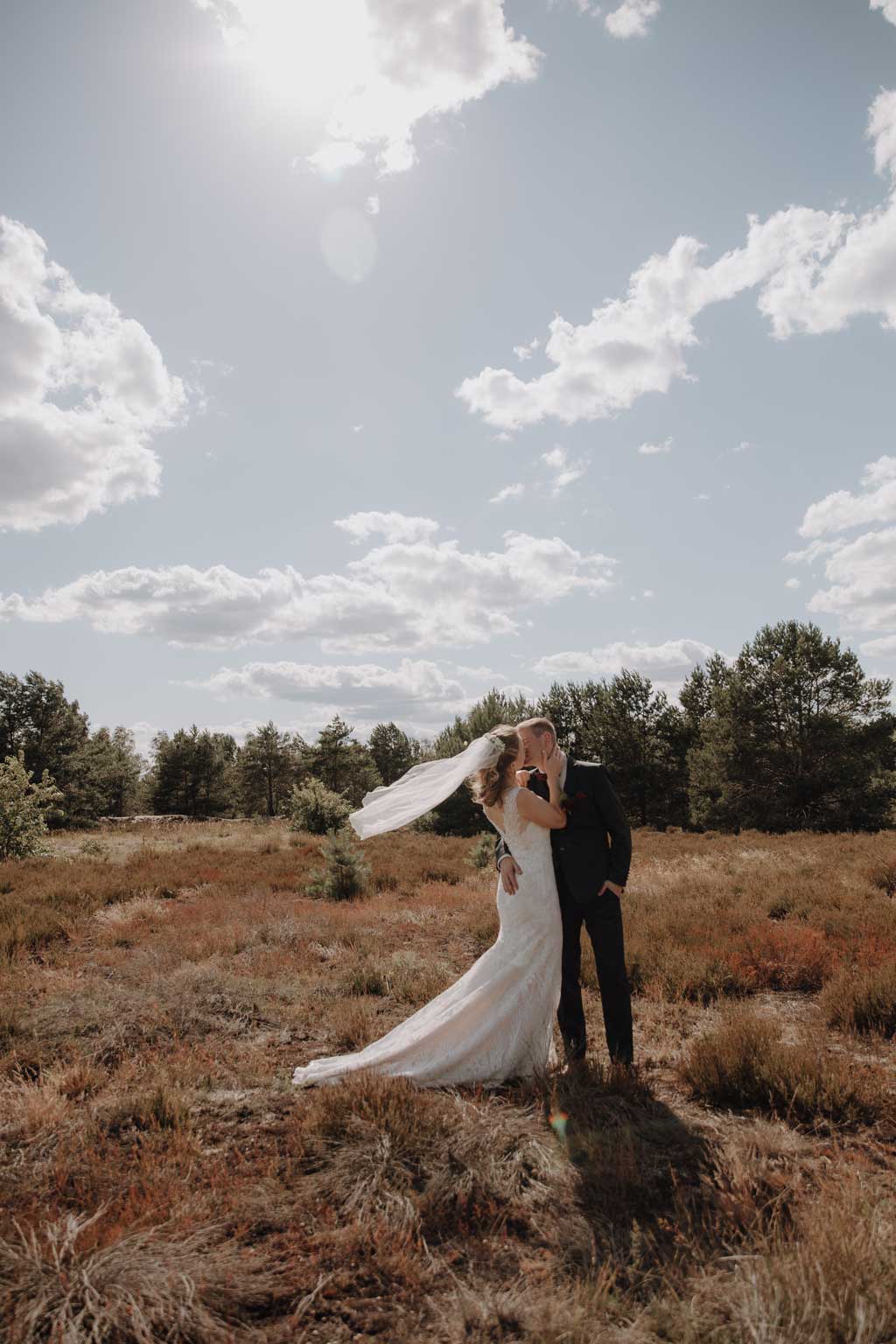 lieberoser heide Brandenburg Hochzeitsfotos couplefotos Hochzeitsfotografie Sommertag somer heiraten in Brandenburg hochzeitsfotograf berlin Hochzeitsfotografie berlin