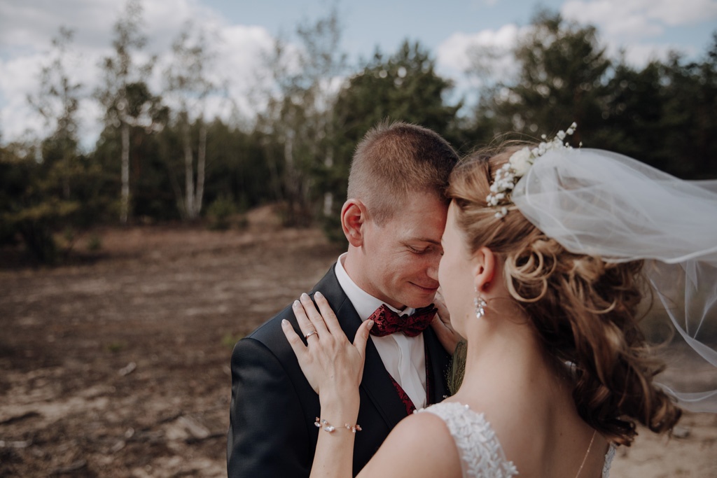 lieberoser heide Brandenburg Hochzeitsfotos couplefotos Hochzeitsfotografie Sommertag somer heiraten in Brandenburg hochzeitsfotograf berlin Hochzeitsfotografie berlin