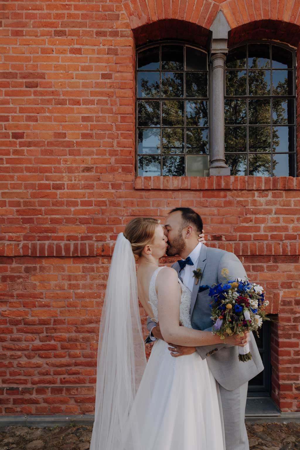 Hochzeitsfotos Landgut Stobe heiraten 2024 hochzeitsfotograf berlin Brandenburg hochzeitslocation Brandenburg freie trauung heiraten am See paarfotos coupleshoot Hochzeitsporträt Hochzeitsfotos