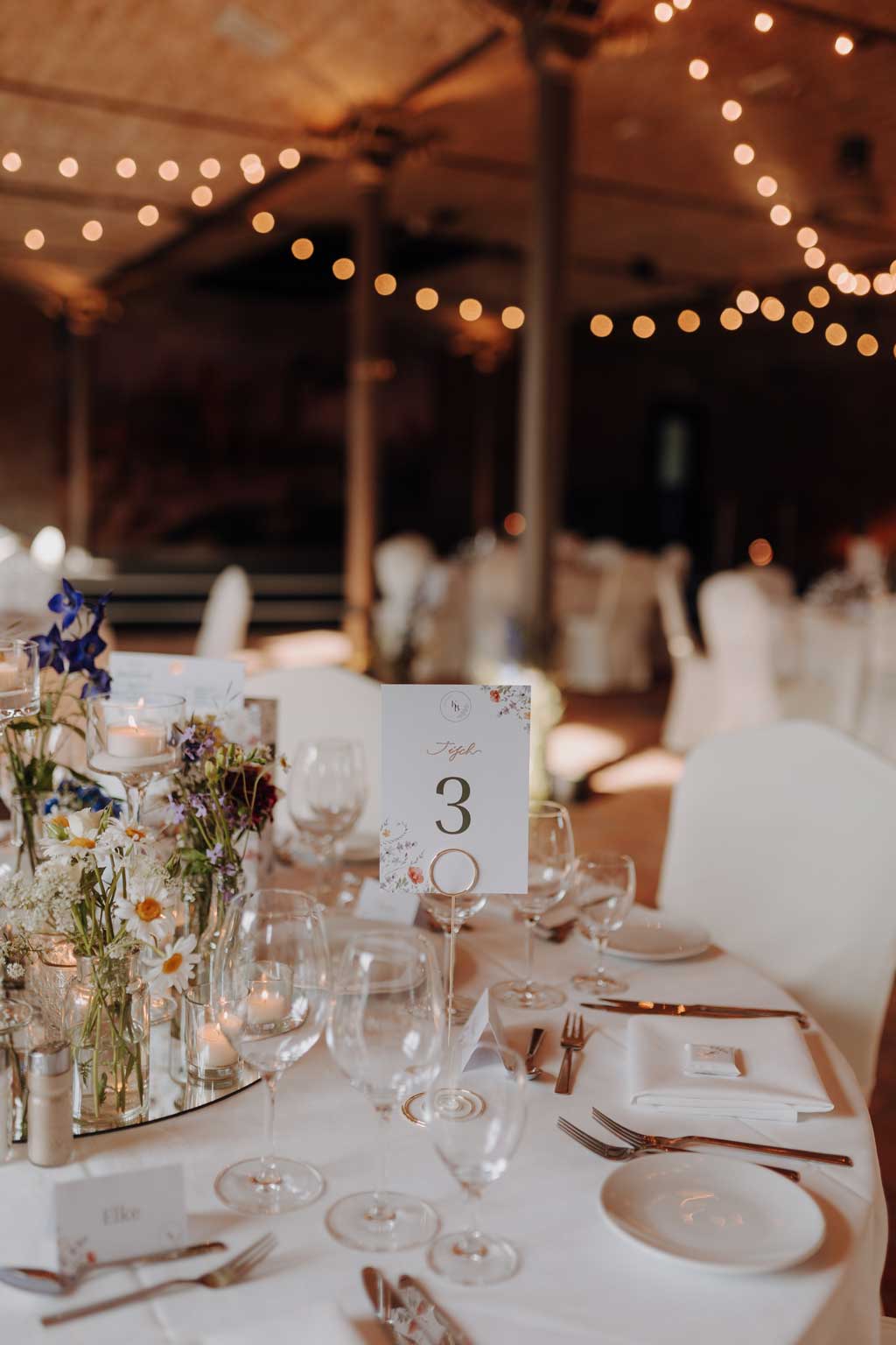 Hochzeitsfotos Landgut Stobe heiraten 2024 hochzeitsfotograf berlin Brandenburg hochzeitslocation Brandenburg freie trauung heiraten am See table setting