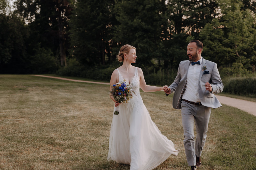 Hochzeitsfotos Landgut Stobe heiraten 2024 hochzeitsfotograf berlin Brandenburg hochzeitslocation Brandenburg freie trauung heiraten am See paarfotos coupleshoot Hochzeitsporträt Hochzeitsfotos