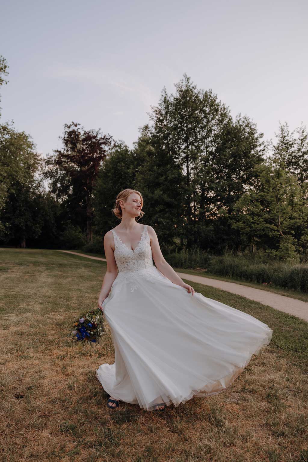 Hochzeitsfotos Landgut Stobe heiraten 2024 hochzeitsfotograf berlin Brandenburg hochzeitslocation Brandenburg freie trauung heiraten am See paarfotos coupleshoot Hochzeitsporträt Hochzeitsfotos