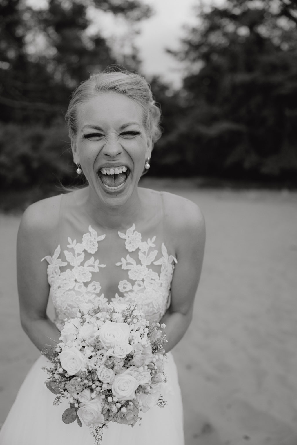 am See heiraten Grünau berlin Hochzeit beach sand am wasser heiraten freue trauung im sand hochzeitsfotograf berlin feiert Festival Hochzeit in berlin