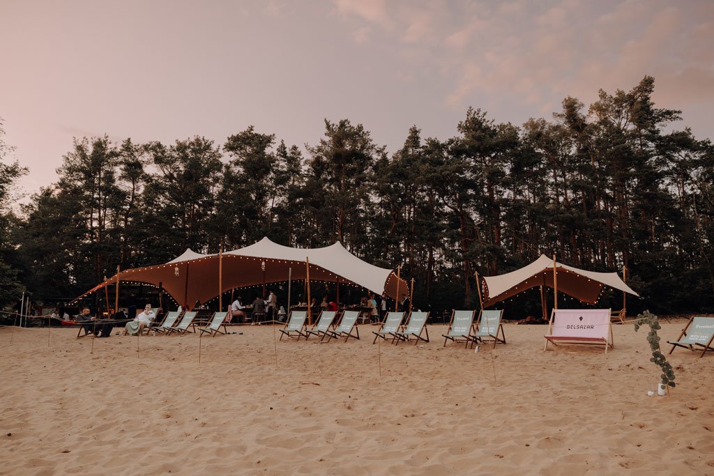 am See heiraten Grünau berlin Hochzeit beach sand am wasser heiraten freue trauung im sand hochzeitsfotograf berlin feiert Festival Hochzeit in berlin