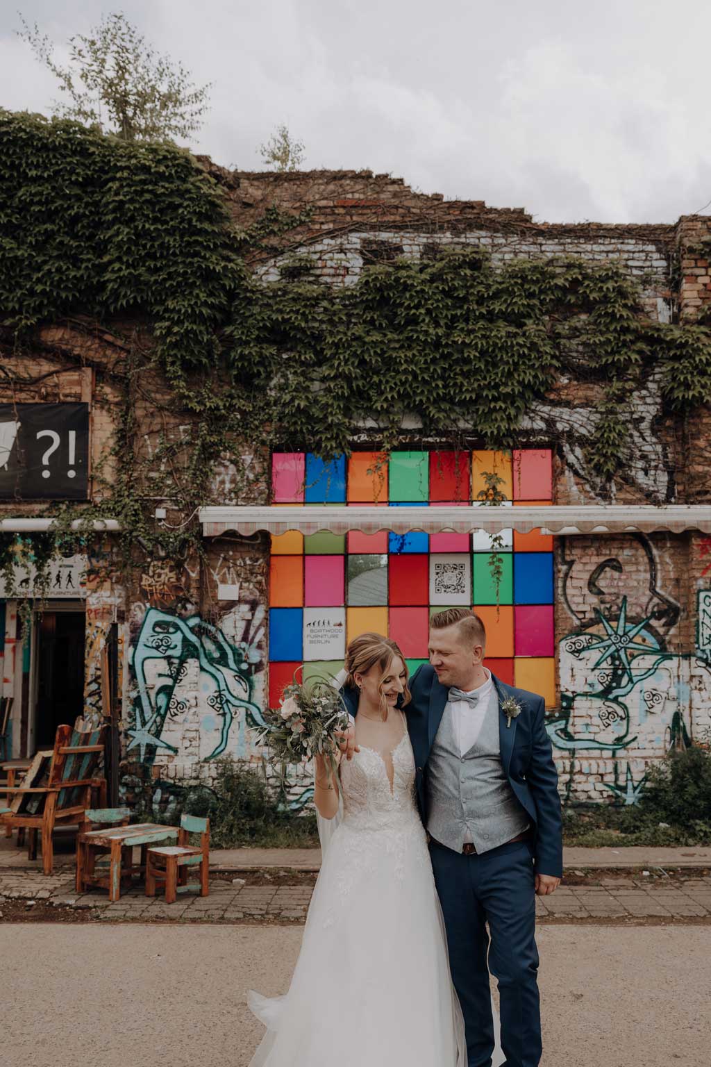 Hochzeitsfotos im Château Royal und Treehouse 32 hochzeitsfotograf berlin Hochzeitsfeier treehouse berlin eventfotos eventfotograf hochzeitsfeier raw gelände paarfotos brautpaar