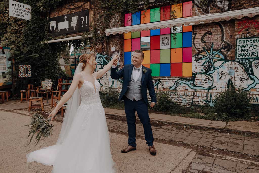 Hochzeitsfotos im Château Royal und Treehouse 31 hochzeitsfotograf berlin Hochzeitsfeier treehouse berlin eventfotos eventfotograf hochzeitsfeier raw gelände paarfotos brautpaar