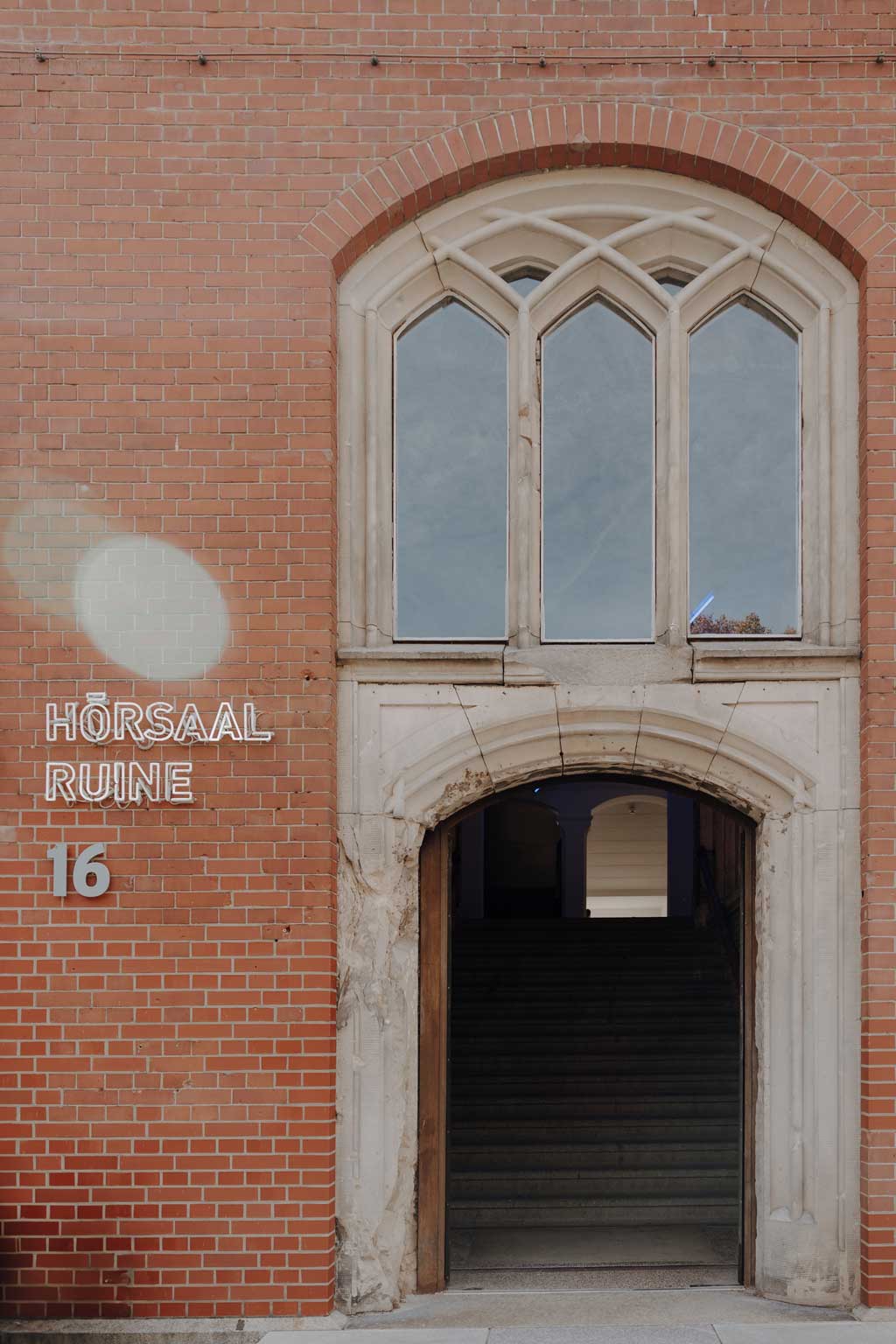 WEB Lensofbeauty Hochzeitsfotos Hochzeitsfotograf berlin Alte Turnhalle Hoersaal Ruine 004