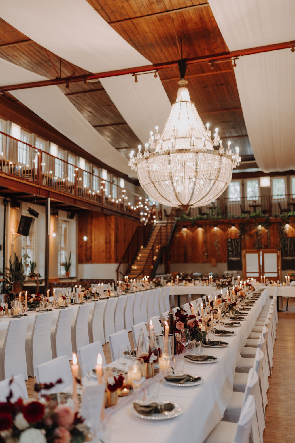 WEB Lensofbeauty Hochzeitsfotos Hochzeitsfotograf berlin Alte Turnhalle Hoersaal Ruine 539