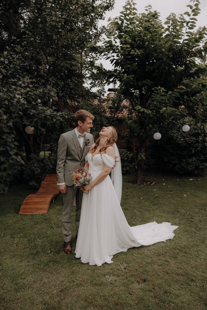 Lensofbeauty Hochzeitsfotos Berlin Hochzeitsfotograf Gartenparty Sommerhochzeit 133