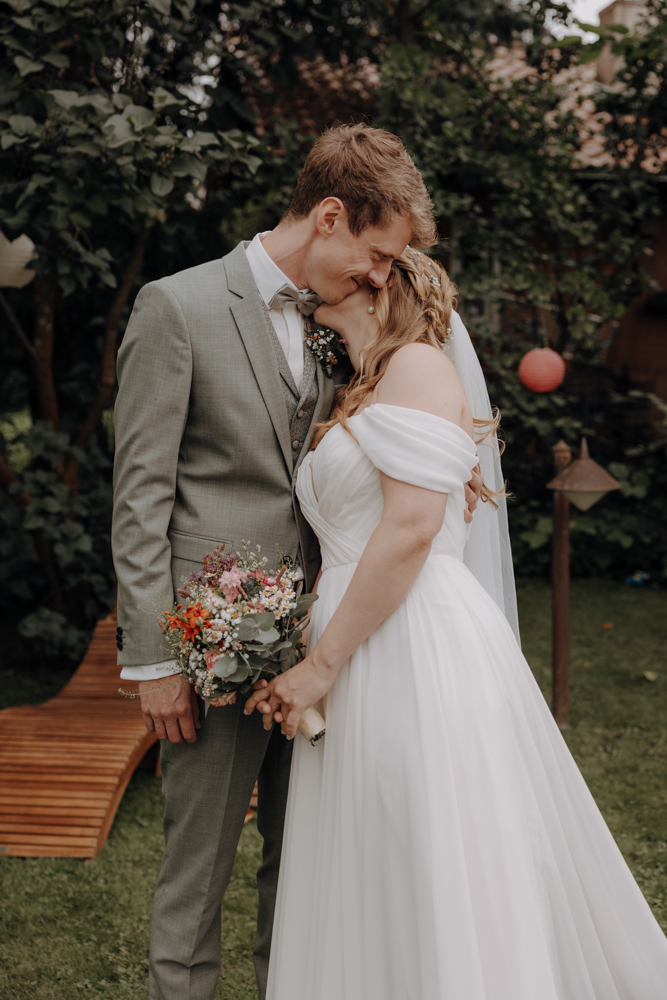 Lensofbeauty Hochzeitsfotos Berlin Hochzeitsfotograf Gartenparty Sommerhochzeit 134