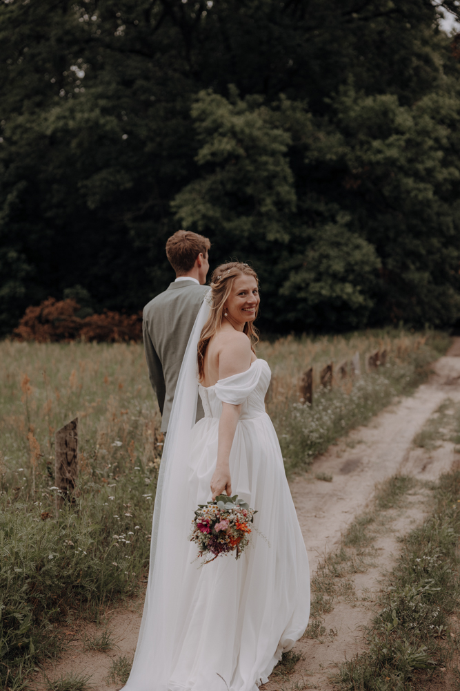 Lensofbeauty Hochzeitsfotos Berlin Hochzeitsfotograf Gartenparty Sommerhochzeit 170