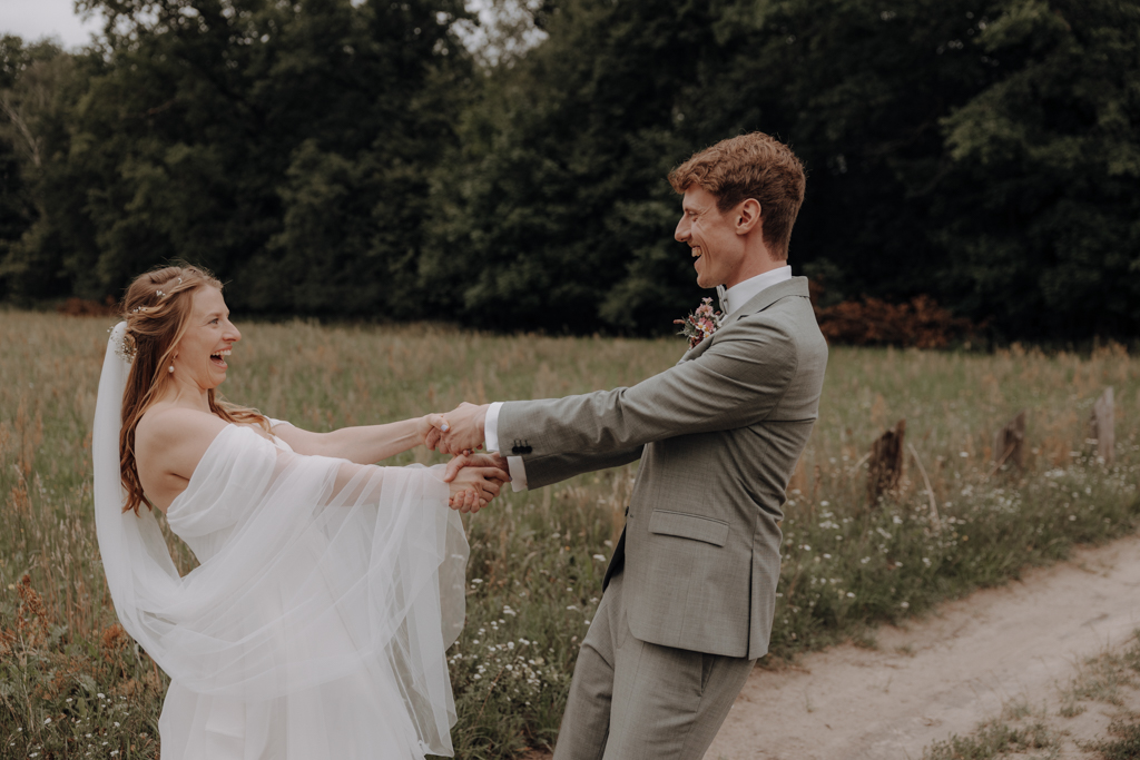 Lensofbeauty Hochzeitsfotos Berlin Hochzeitsfotograf Gartenparty Sommerhochzeit 177