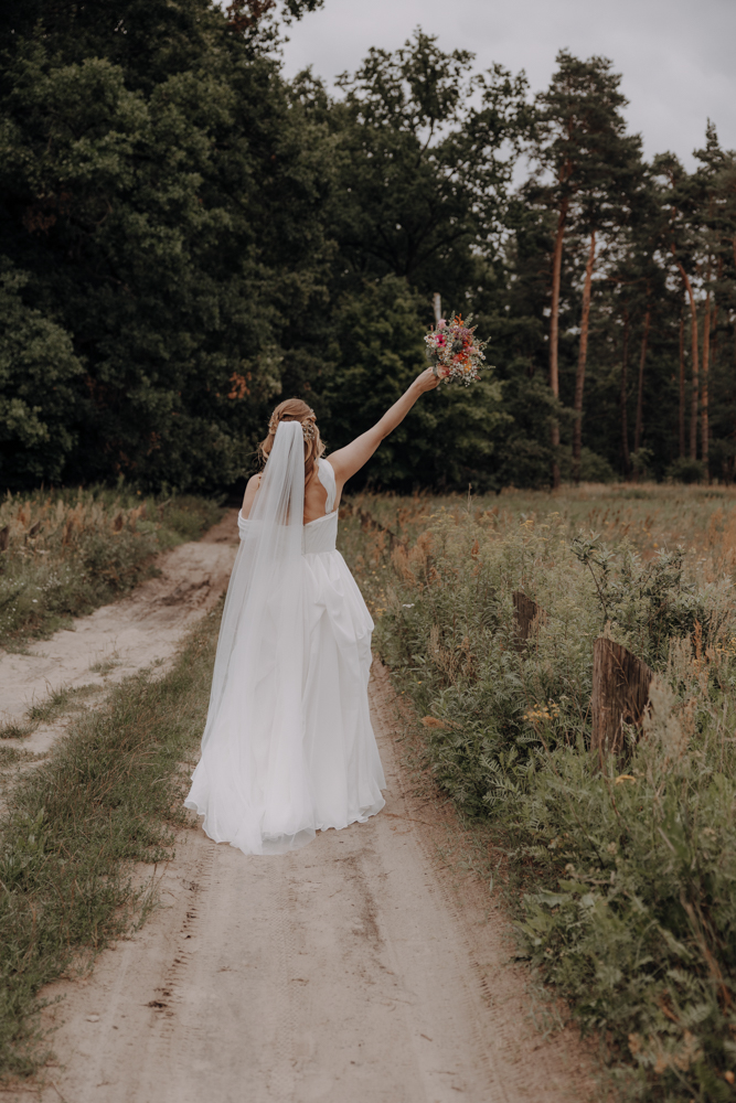 Lensofbeauty Hochzeitsfotos Berlin Hochzeitsfotograf Gartenparty Sommerhochzeit 198