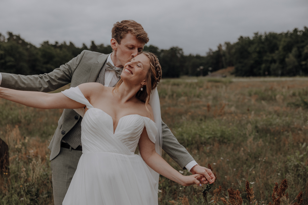 Lensofbeauty Hochzeitsfotos Berlin Hochzeitsfotograf Gartenparty Sommerhochzeit 239