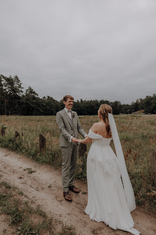 Lensofbeauty Hochzeitsfotos Berlin Hochzeitsfotograf Gartenparty Sommerhochzeit 243