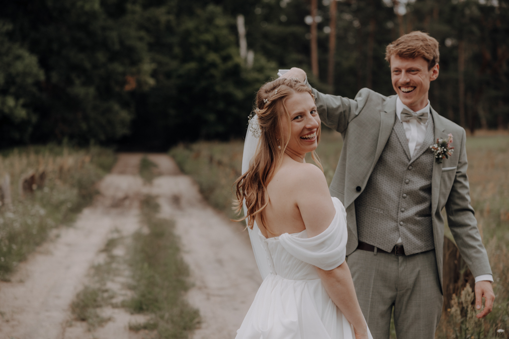 Lensofbeauty Hochzeitsfotos Berlin Hochzeitsfotograf Gartenparty Sommerhochzeit 246