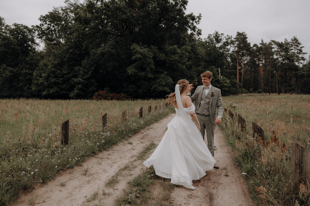 Lensofbeauty Hochzeitsfotos Berlin Hochzeitsfotograf Gartenparty Sommerhochzeit 250