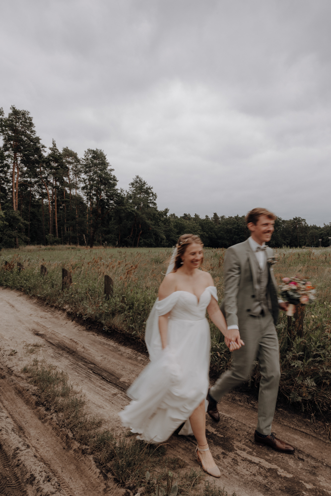 Lensofbeauty Hochzeitsfotos Berlin Hochzeitsfotograf Gartenparty Sommerhochzeit 282