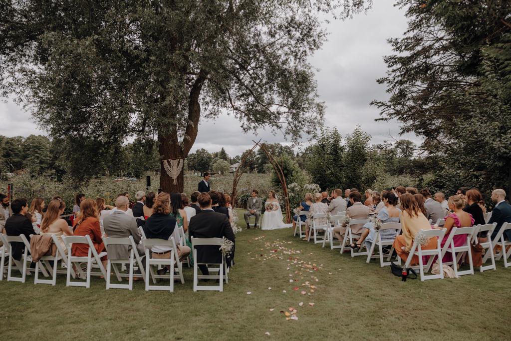 Lensofbeauty Hochzeitsfotos Berlin Hochzeitsfotograf Gartenparty Sommerhochzeit 341