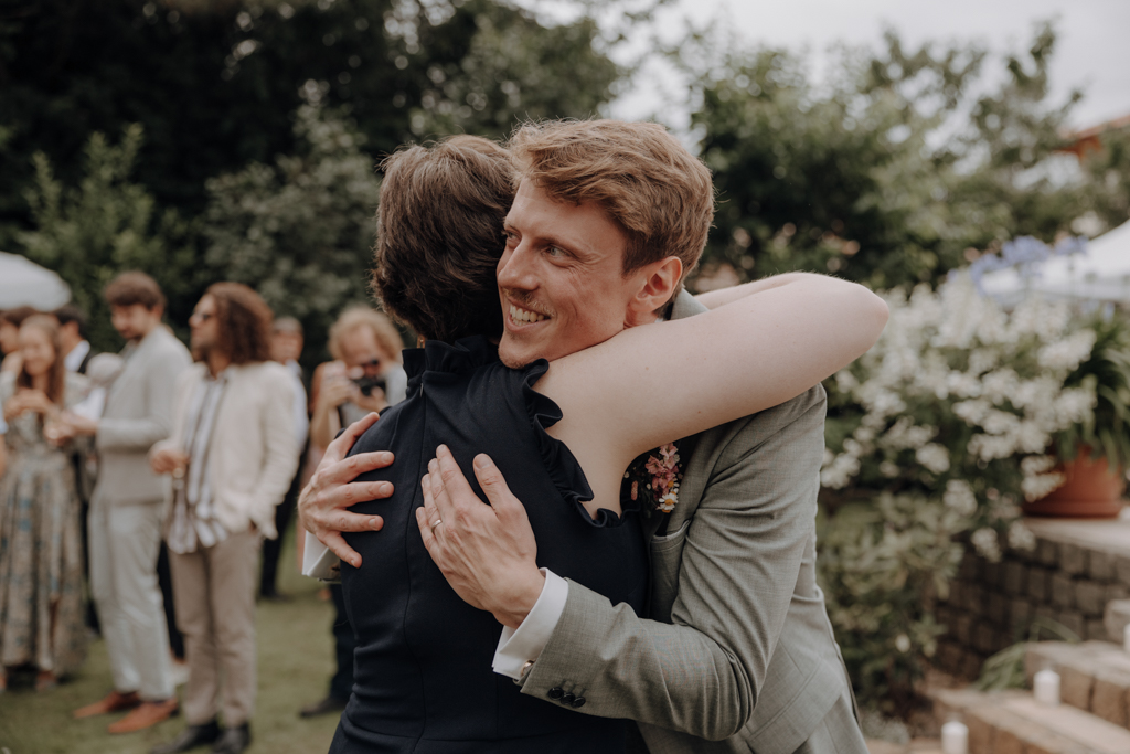 Lensofbeauty Hochzeitsfotos Berlin Hochzeitsfotograf Gartenparty Sommerhochzeit 529
