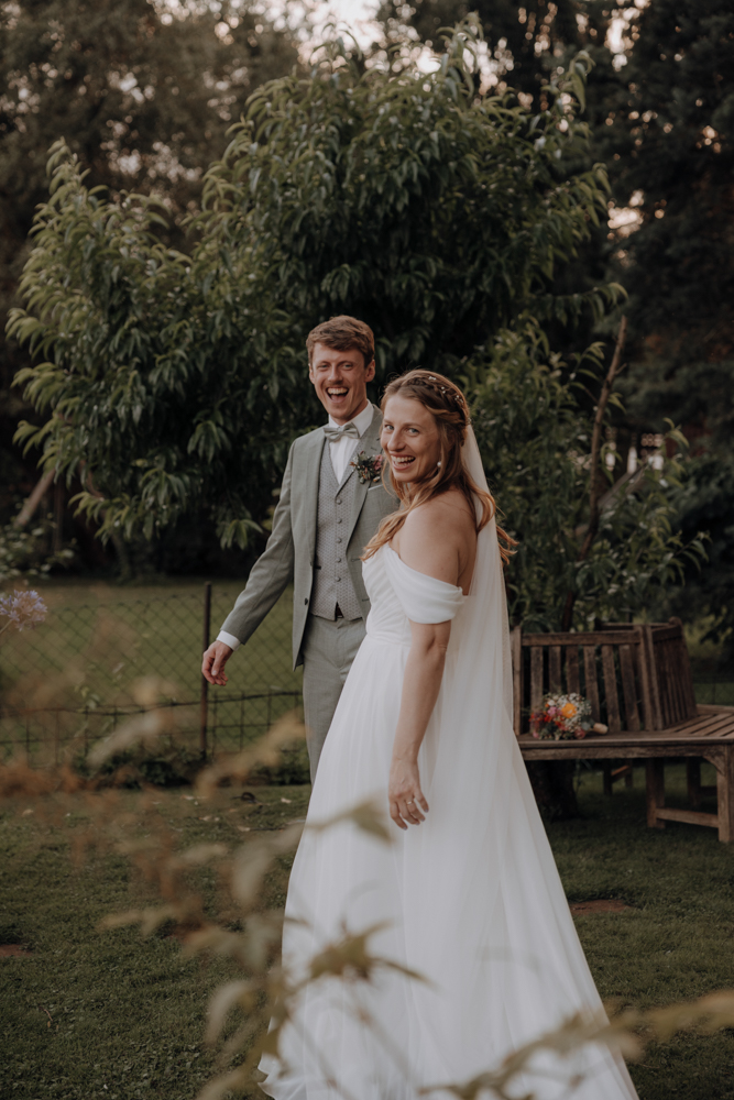 Lensofbeauty Hochzeitsfotos Berlin Hochzeitsfotograf Gartenparty Sommerhochzeit 913