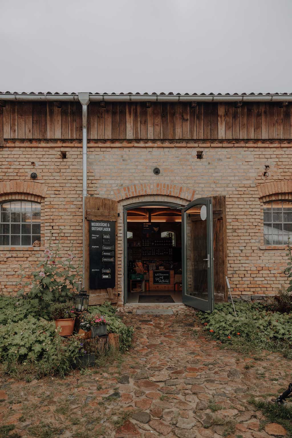 Hochzeitslocations in Berlin und Brandenburg 154 gut boltenhof bei Berlin in Brandenburg wedding Faune Germany wedding Berlin hochzeitsfotograf Berlin wedding photographer Berlin Germany farm wedding berlin