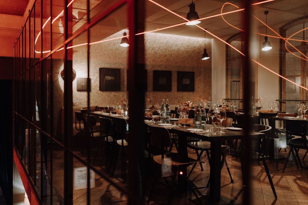 Hochzeitslocations in Berlin und Brandenburg 19 kink bar Hochzeit Hochzeitsfeier Hochzeit feiern wedding Faune tiny wedding wedding photographer berlin hochzeitsfotograf berlin