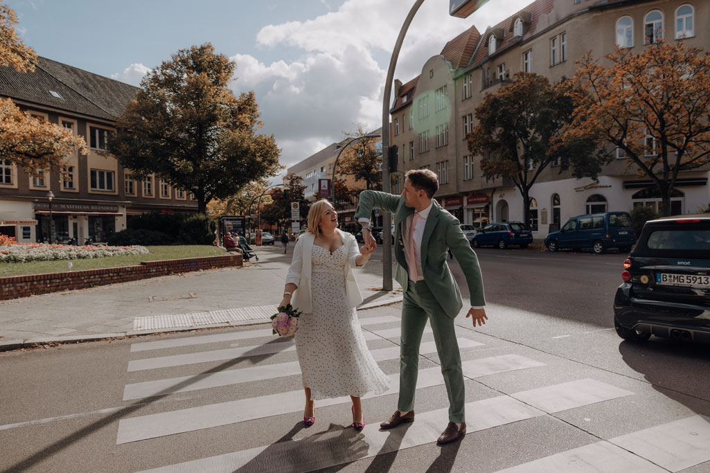 Die schönsten Standesämter in Berlin - Brandenburg 39 Standesamt schmargendorf Unterschrift Hochzeit berlin hochzeitsfotograf berlin trausaal