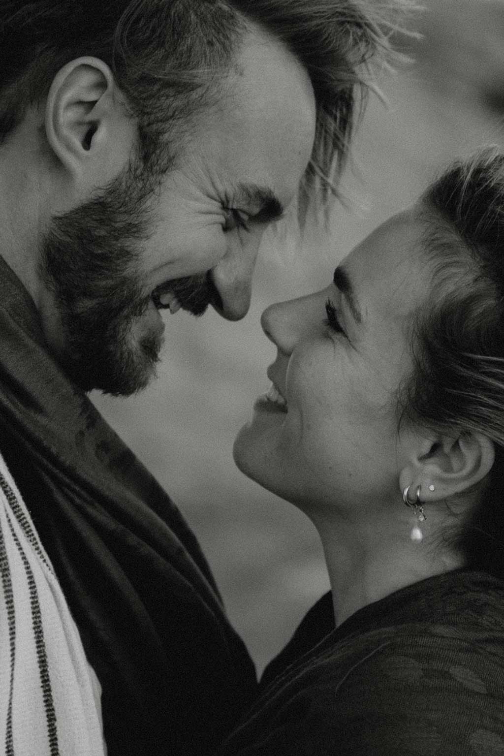 Morocco beach shooting couple sunset Marokko Hochzeitsfotos hochzeitsfotograf destination wedding Tamraght couple fotos Fotoshooting ssonnenuntergang am strand