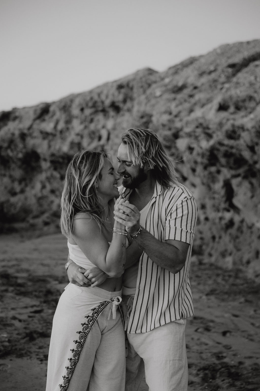 Morocco beach shooting couple sunset Marokko Hochzeitsfotos hochzeitsfotograf destination wedding Tamraght couple fotos Fotoshooting ssonnenuntergang am strand