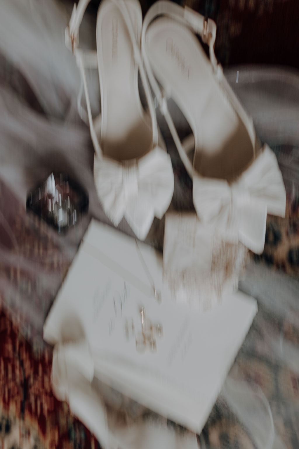Ein gesamtes Wochenende in der Wasserburg Turow 6 eine weekend wedding also das ganze Wochenende inklusive standesamtlicher trauung und freue trauung im Wald. in der Wasserburg Turow in Mecklenburg Vorpommern. bei Greifswald. eine Hochzeit wie in Italien. Italien Vibes. als Hochzeitsfotografin aus berlin bin ich angereist und blieb das ganze Wochenende und begleitete das Ehepaar das ganze Wochenende mit meiner Kamera.